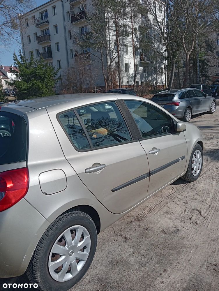 Renault Clio 1.2 16V Expression - 6