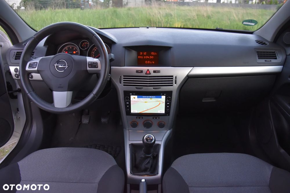 Opel Astra 1.8 Black&White - 19