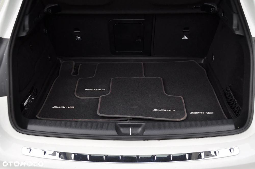 Mercedes-Benz GLA 45 AMG 4-Matic - 16