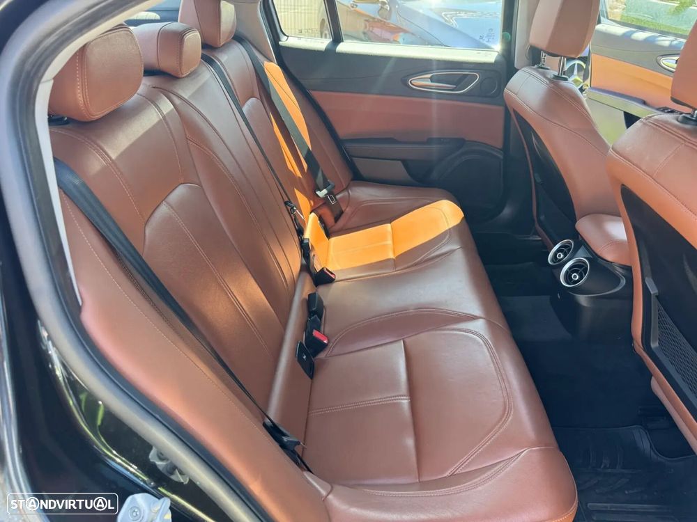 Alfa Romeo Giulia 2.2 Super - 24