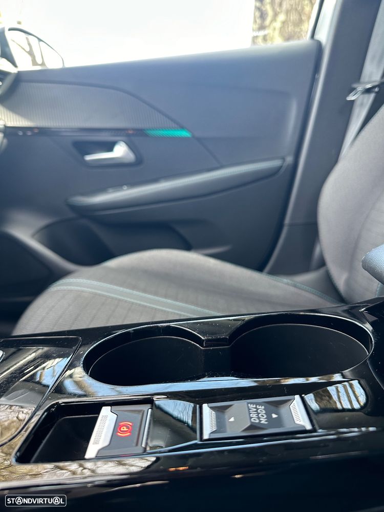 Peugeot e-208 Allure - 23