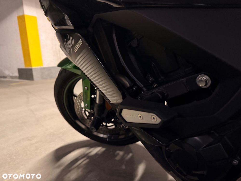Kawasaki Ninja 1000 SX - 12