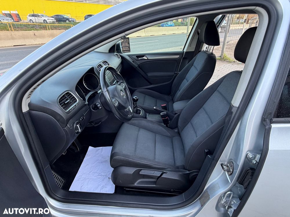 Volkswagen Golf - 22