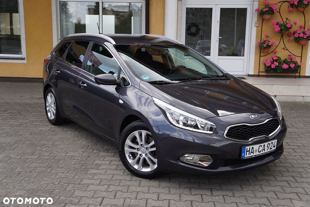 Kia Ceed 1.4 CVVT Dream Team Edition - 4