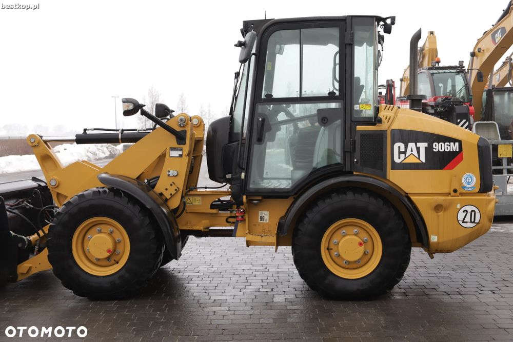 Caterpillar CAT 906M - 11