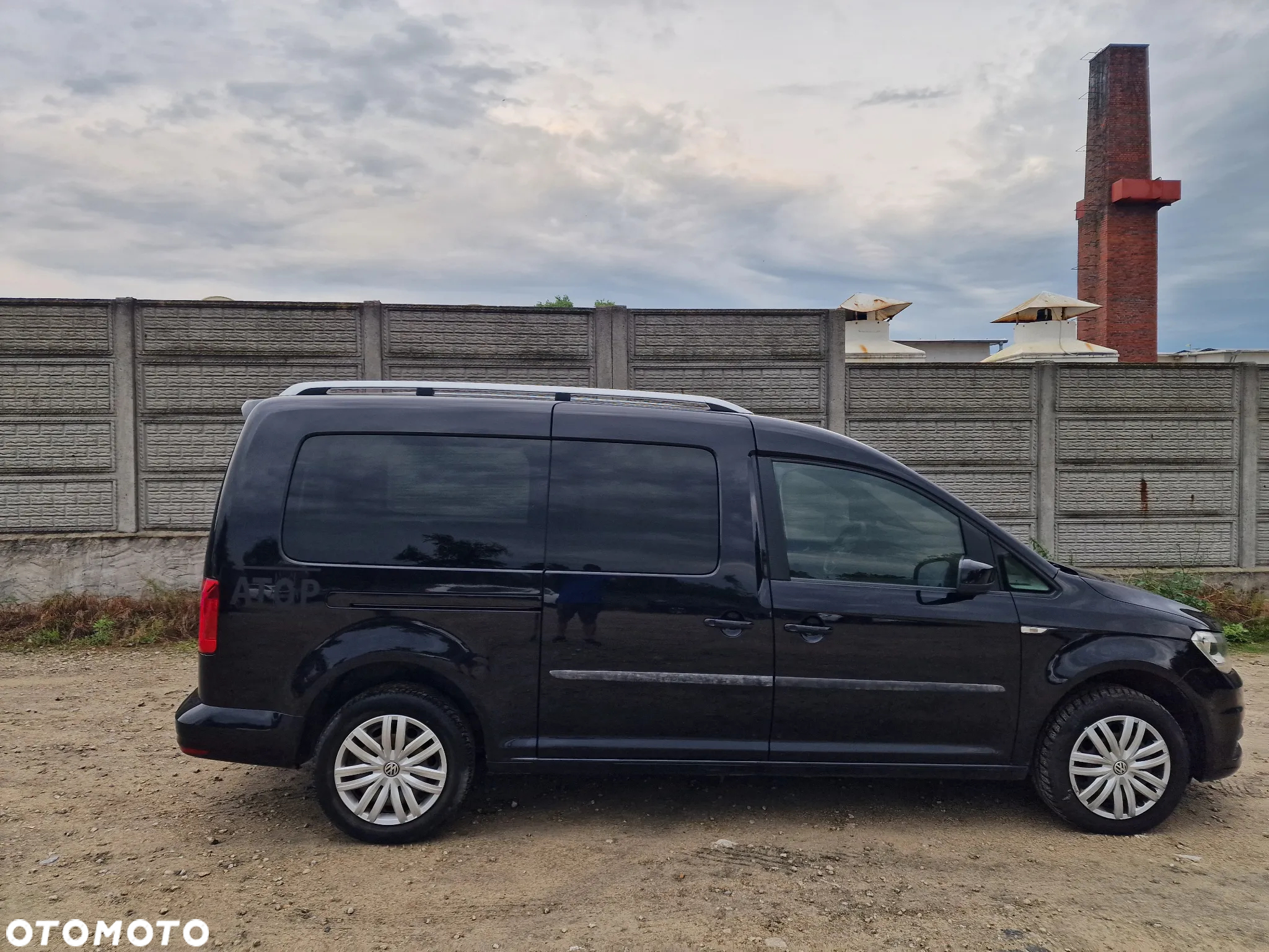 Volkswagen Caddy Maxi 2.0 TDI Comfortline - 3