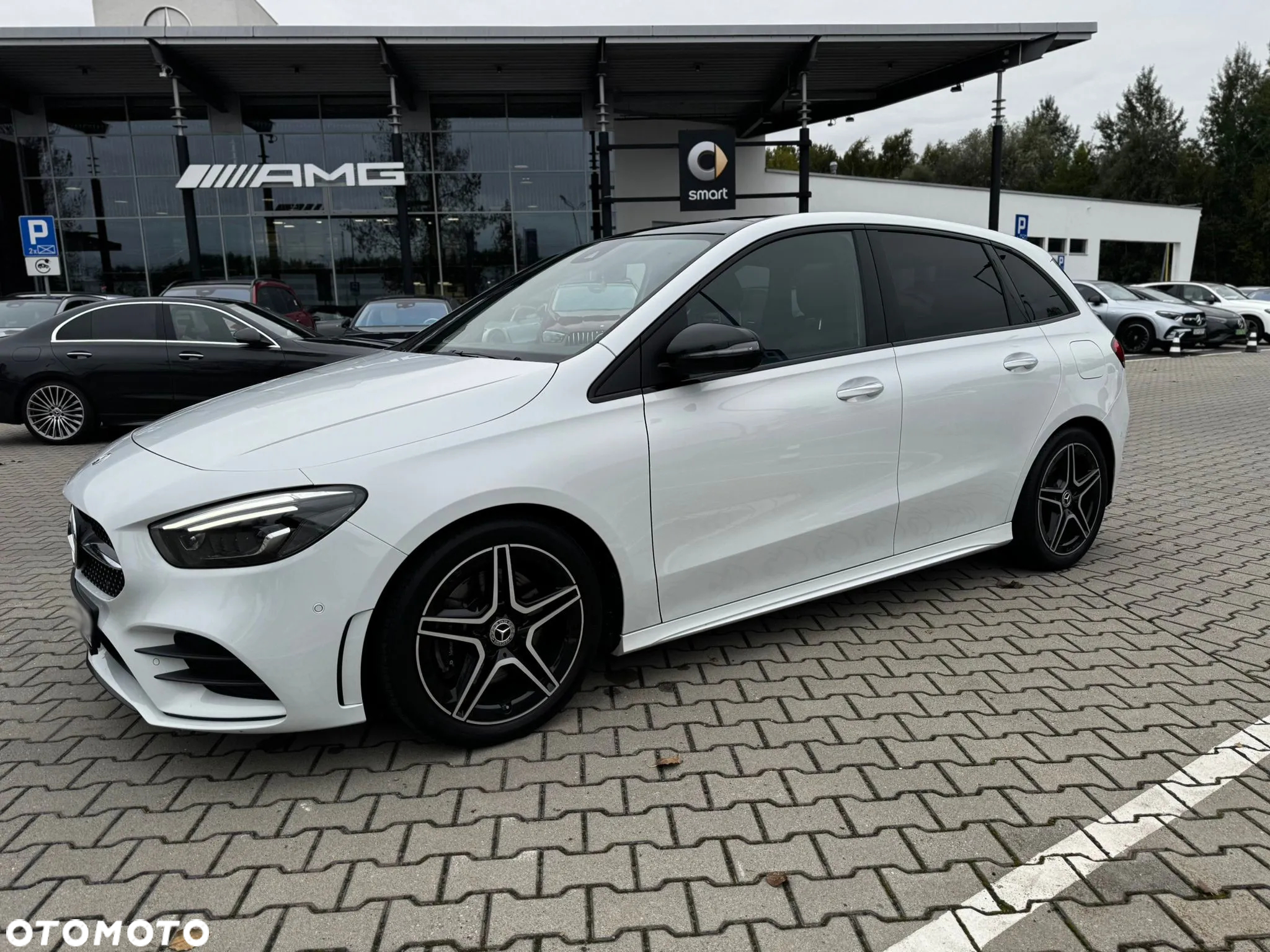 Mercedes-Benz Klasa B 220 d AMG Line 8G-DCT - 2