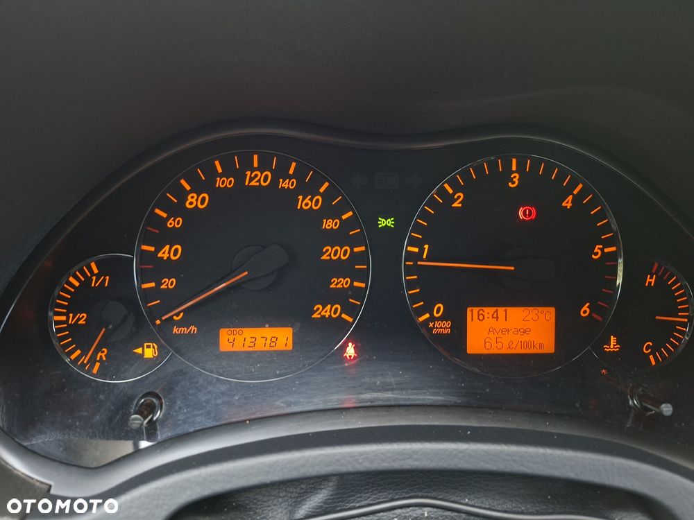 Toyota Avensis - 2