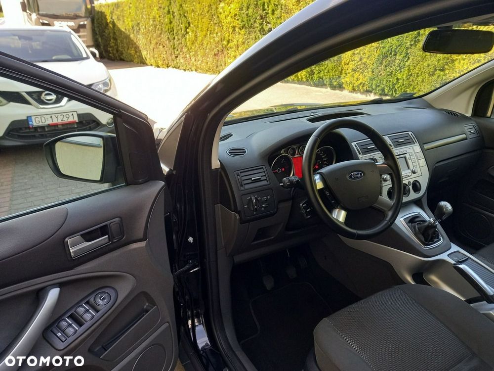 Ford Kuga 2.0 TDCi FWD Titanium - 26