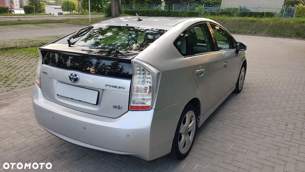 Toyota Prius (Hybrid) Comfort - 8