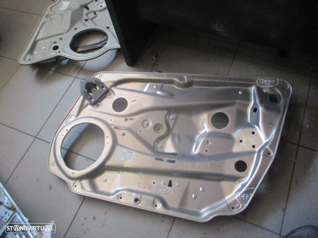 Elevador Sem Motor A2047600834 MERCEDES W204 CLASSE C 2008 220CDI 170CV 4P CINZA FD MERCEDES W204 2008 C220 Cdi 170Cv 5P PRETO FD - 1