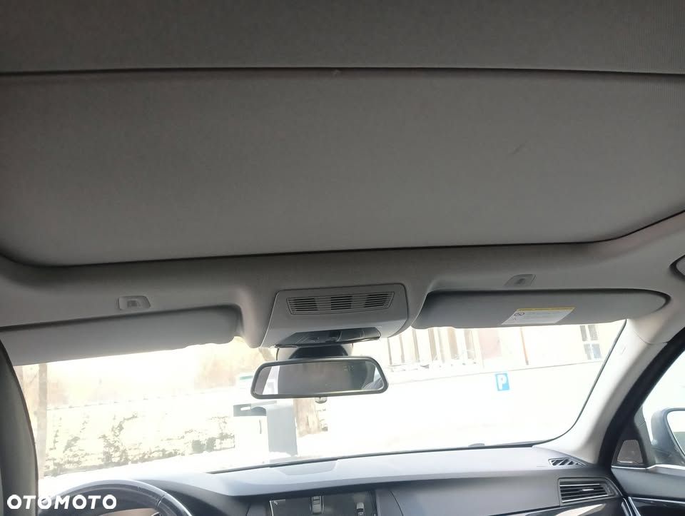BMW Seria 5 530d xDrive - 10