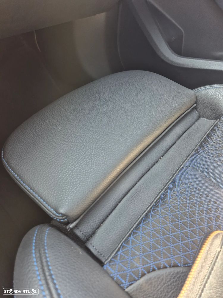 BMW 116 d Pack Desportivo M Auto - 9