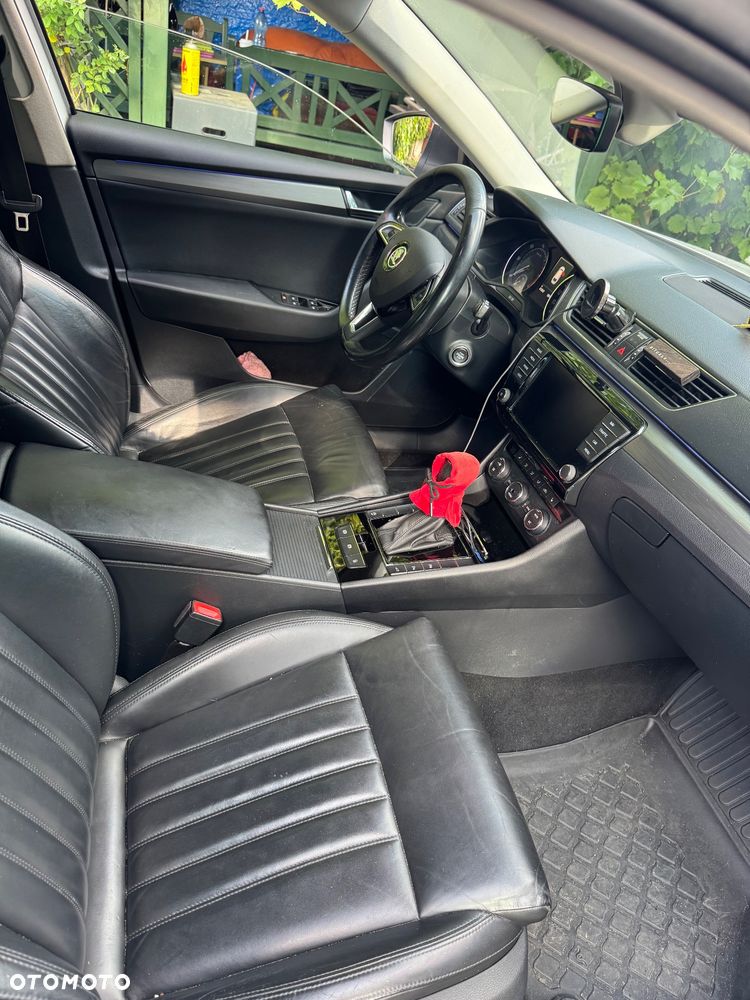 Skoda Superb 2.0 TDI L&K DSG - 23