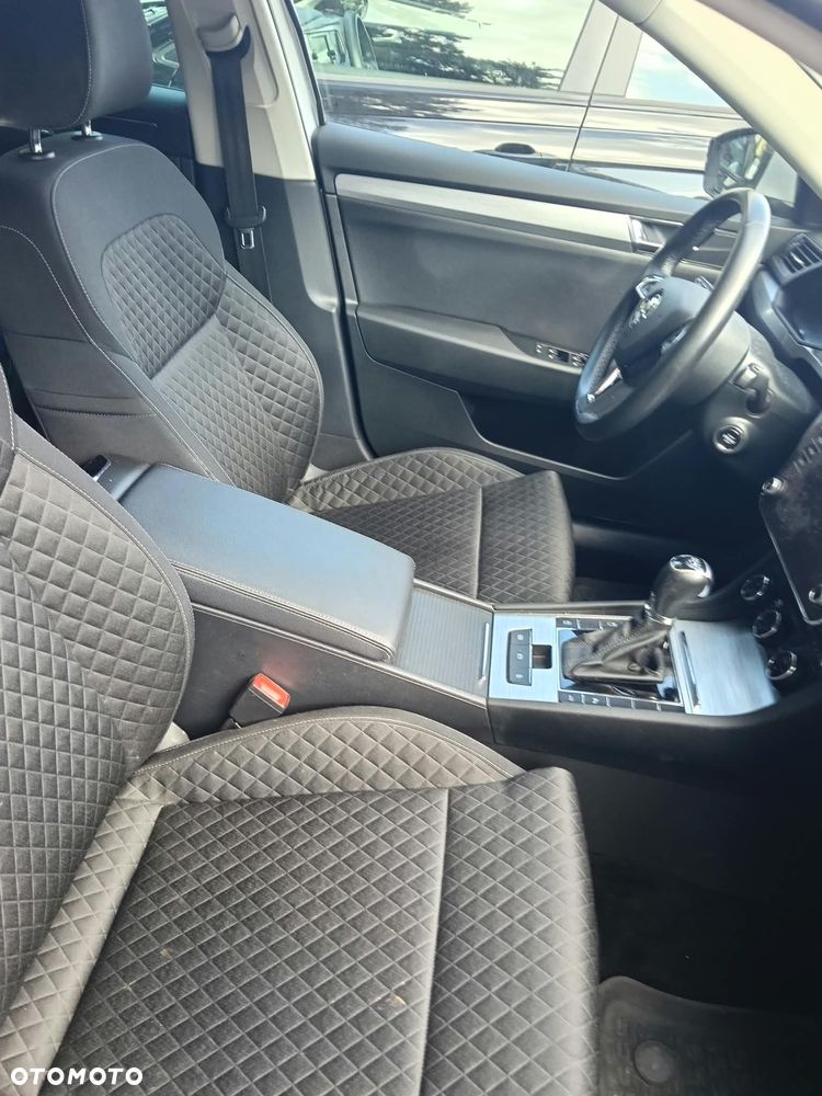 Skoda Superb 2.0 TSI Ambition DSG - 11