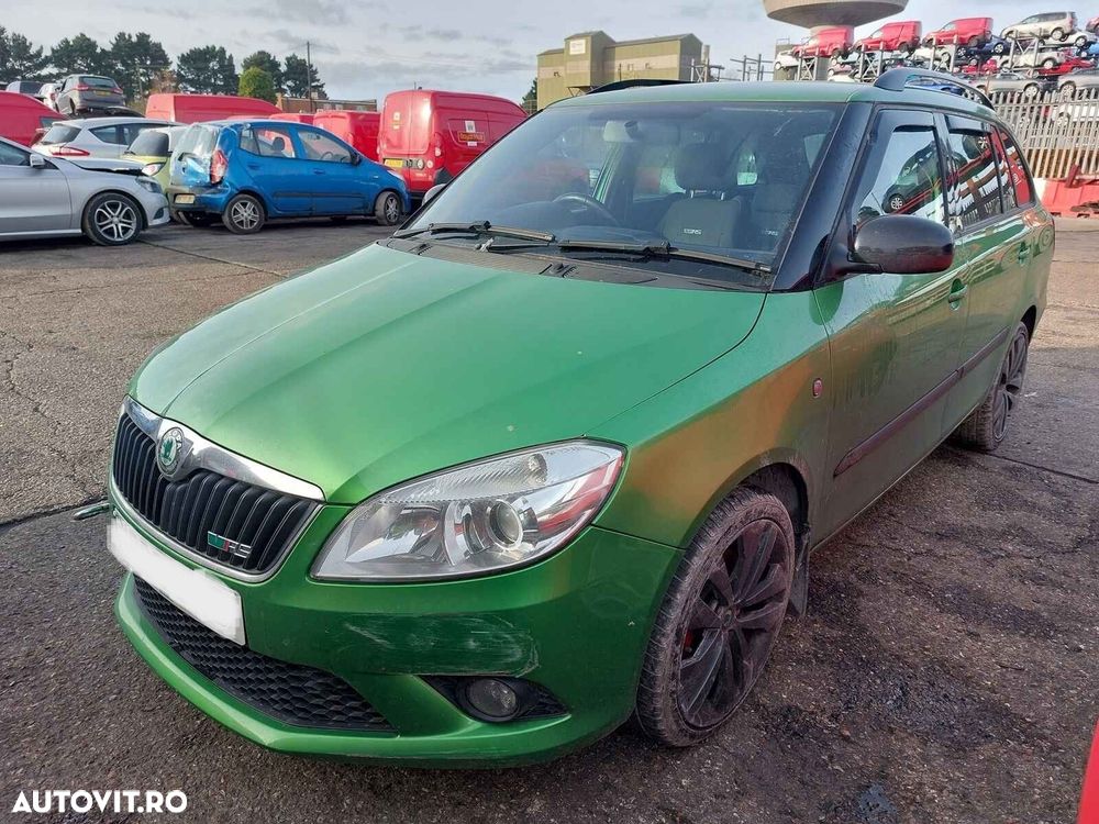 Bara Fata Skoda Fabia RS 2010 Break Verde - 2