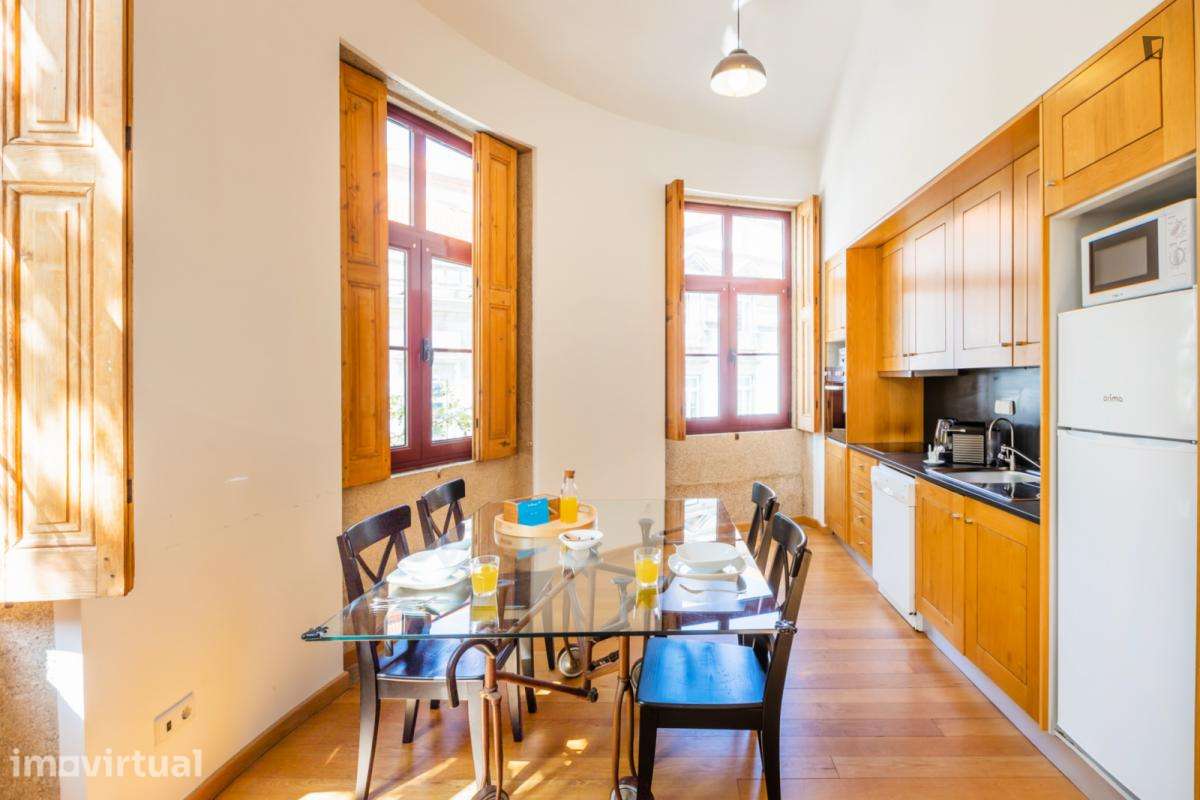 Apartamento com 2 quartos - localizado em Santo Ildefonso Porto - Grande imagem: 2/40