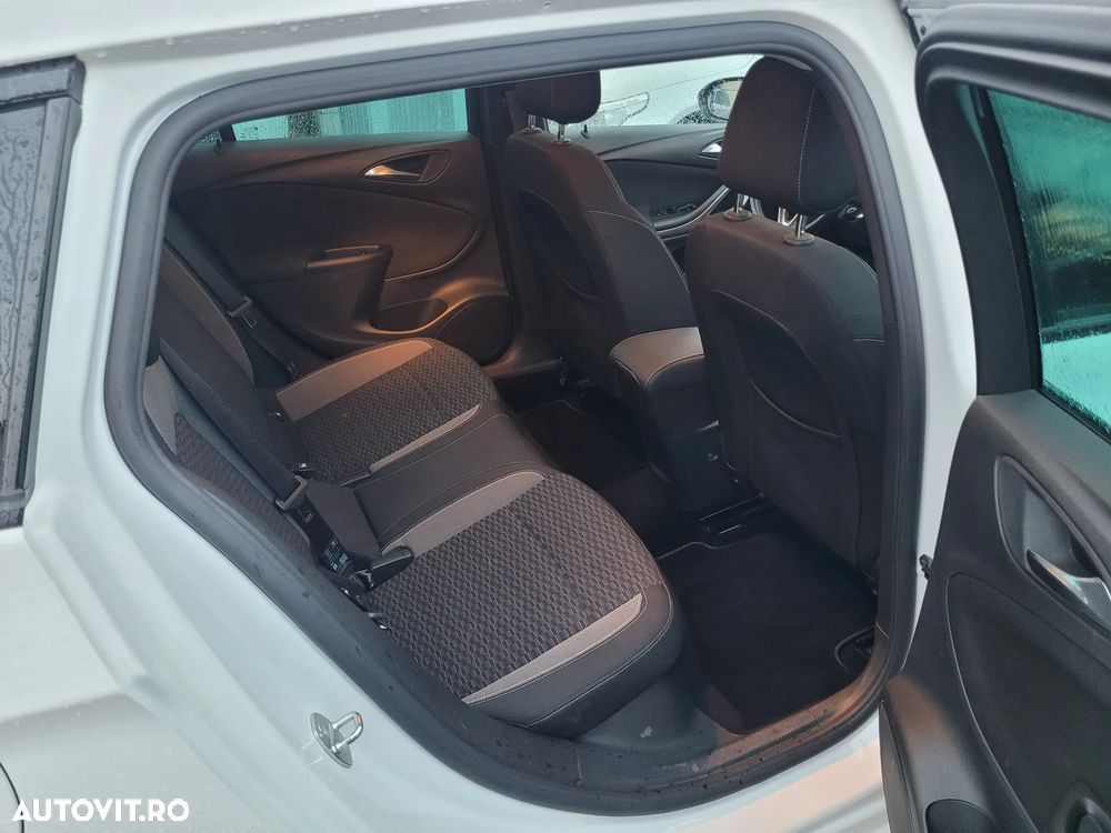 Opel Astra 1.2 Turbo Start/Stop Sports Tourer - 11