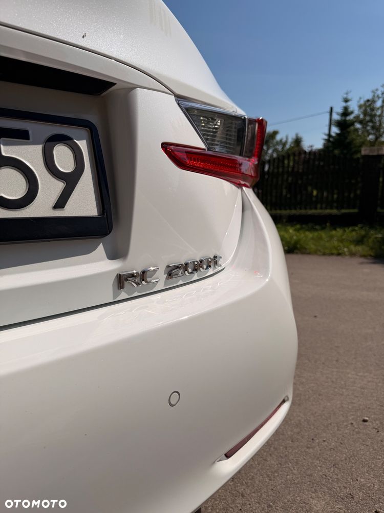 Lexus RC 200t / 300 F Sport - 12