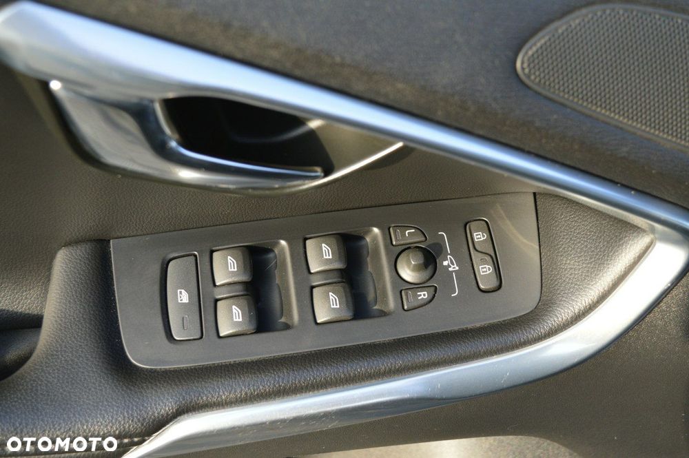 Volvo V40 D2 Summum - 36