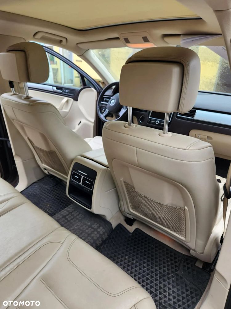 Volkswagen Touareg - 11