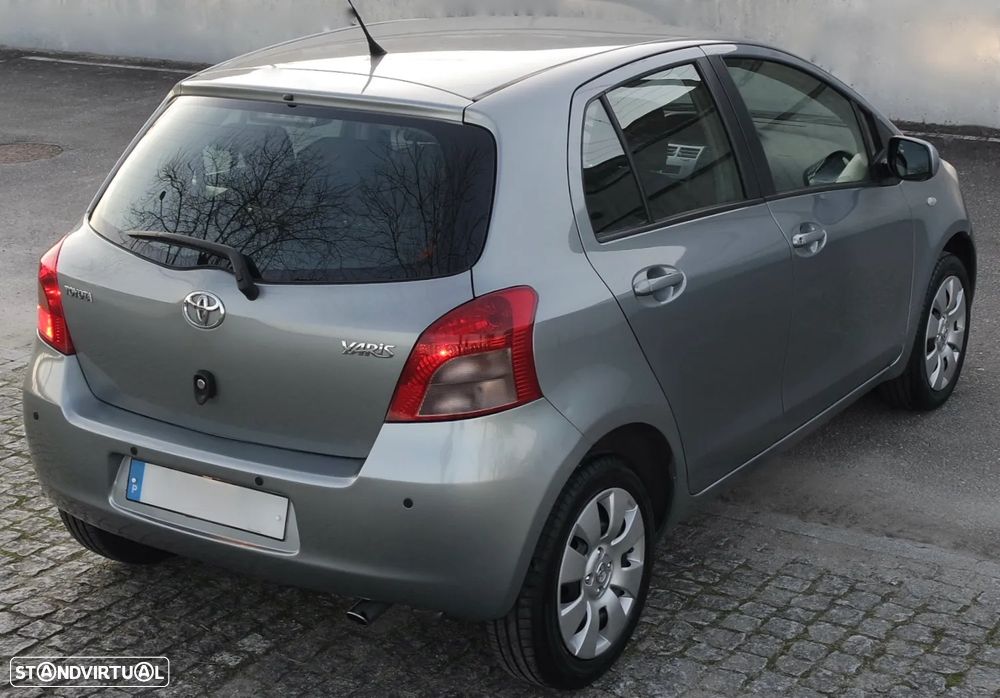 Toyota Yaris 1.0 VVT-i Comfort+AC+VSC - 24