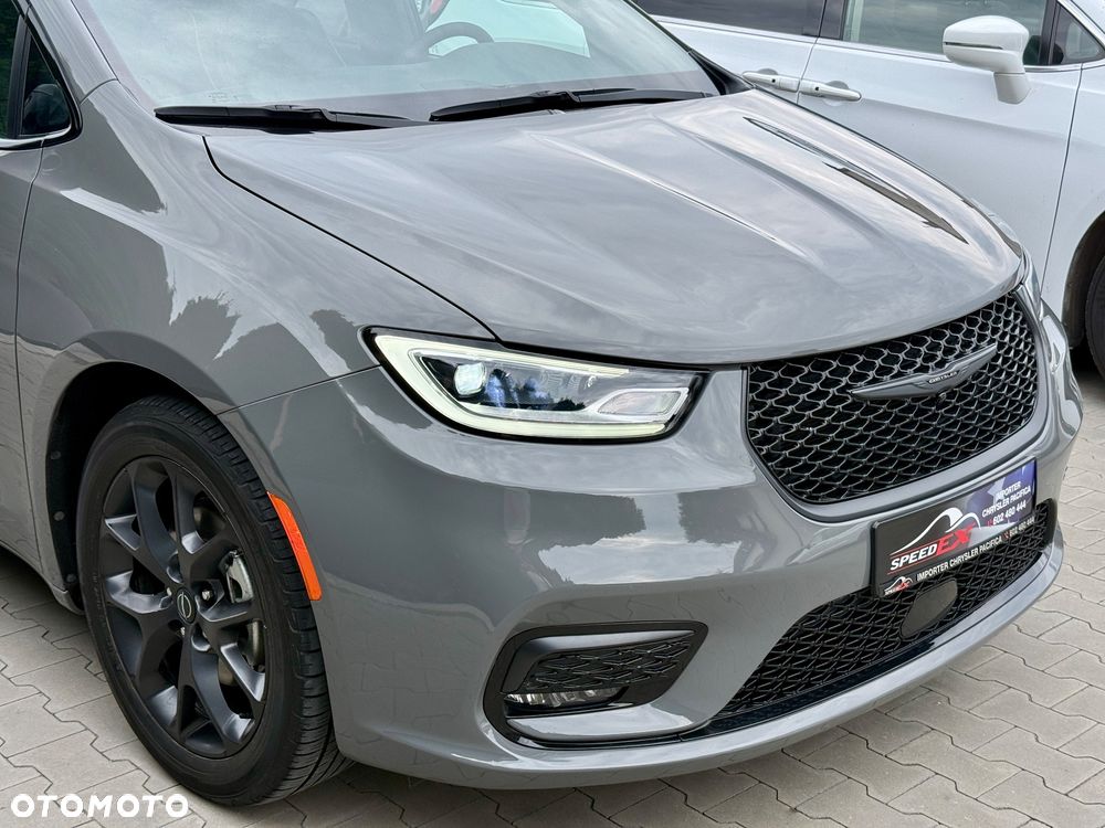 Chrysler Pacifica - 6