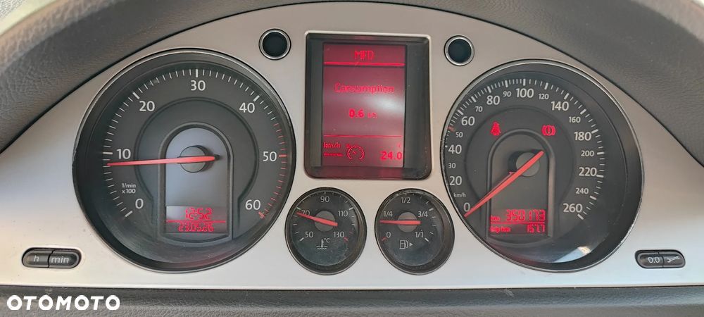 Volkswagen Passat 1.9 TDI Comfortline - 8