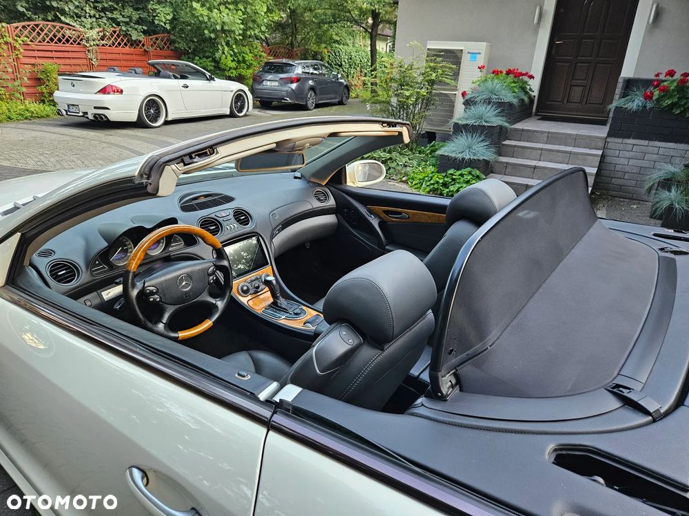 Mercedes-Benz SL - 28