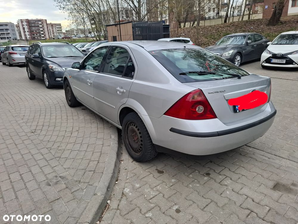 Ford Mondeo 2.5 V6 Ghia - 10