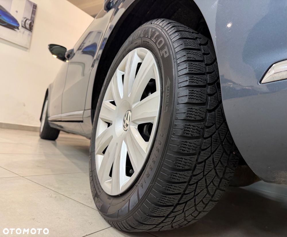 Volkswagen Passat 1.6 TDI BlueMotion Technology Comfortline - 24