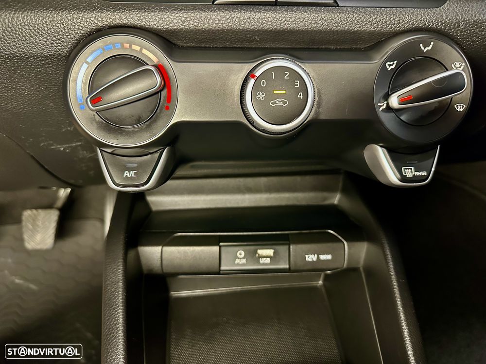 Kia Stonic 1.0 T-GDI Urban - 17