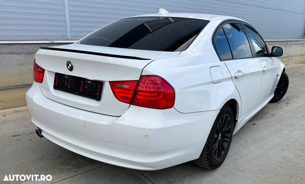 BMW Seria 3 320d DPF Edition Exclusive - 12