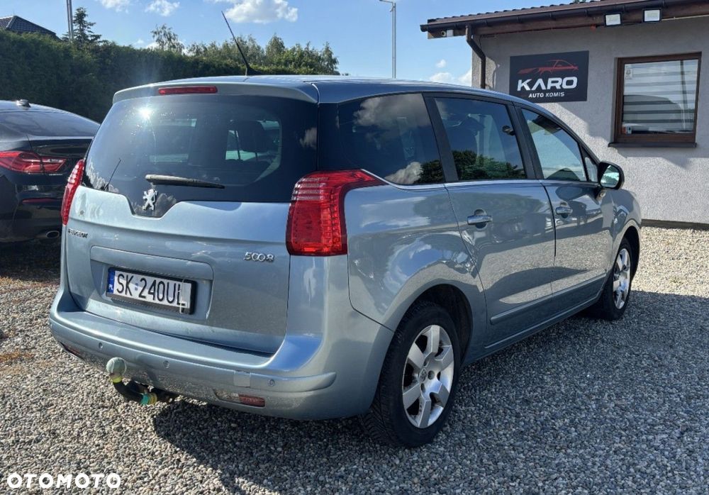 Peugeot 5008 - 8