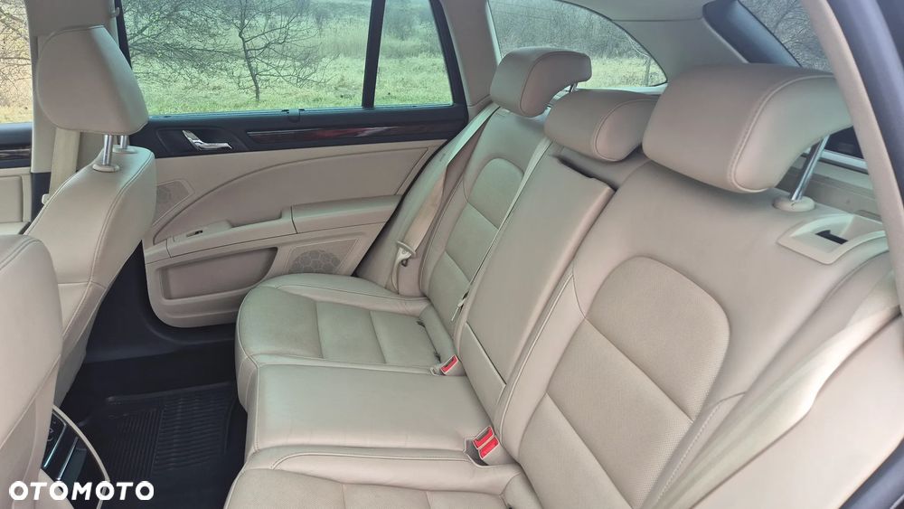 Skoda Superb 2.0 TDI 4x4 Platinum Outdoor DSG - 19