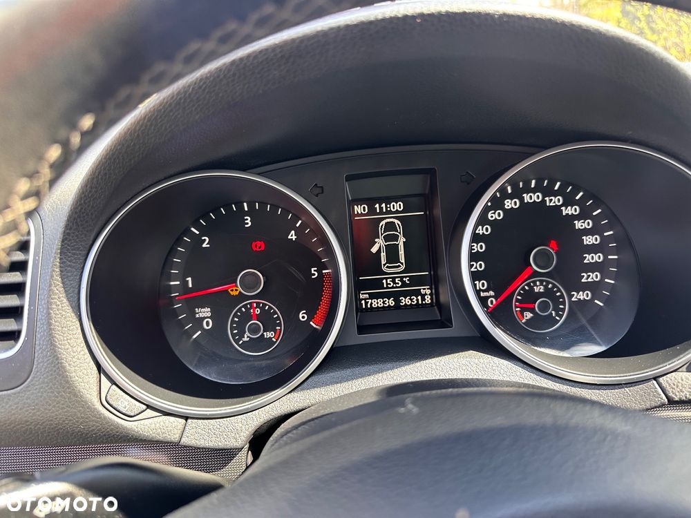 Volkswagen Golf 1.6 TDI DPF BlueMotion - 11
