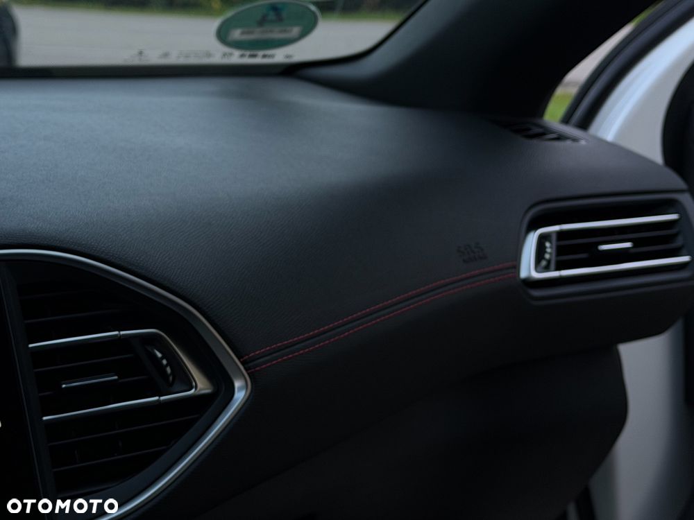 Peugeot 308 BlueHDi FAP 180 EAT8 Stop & Start GT - 26
