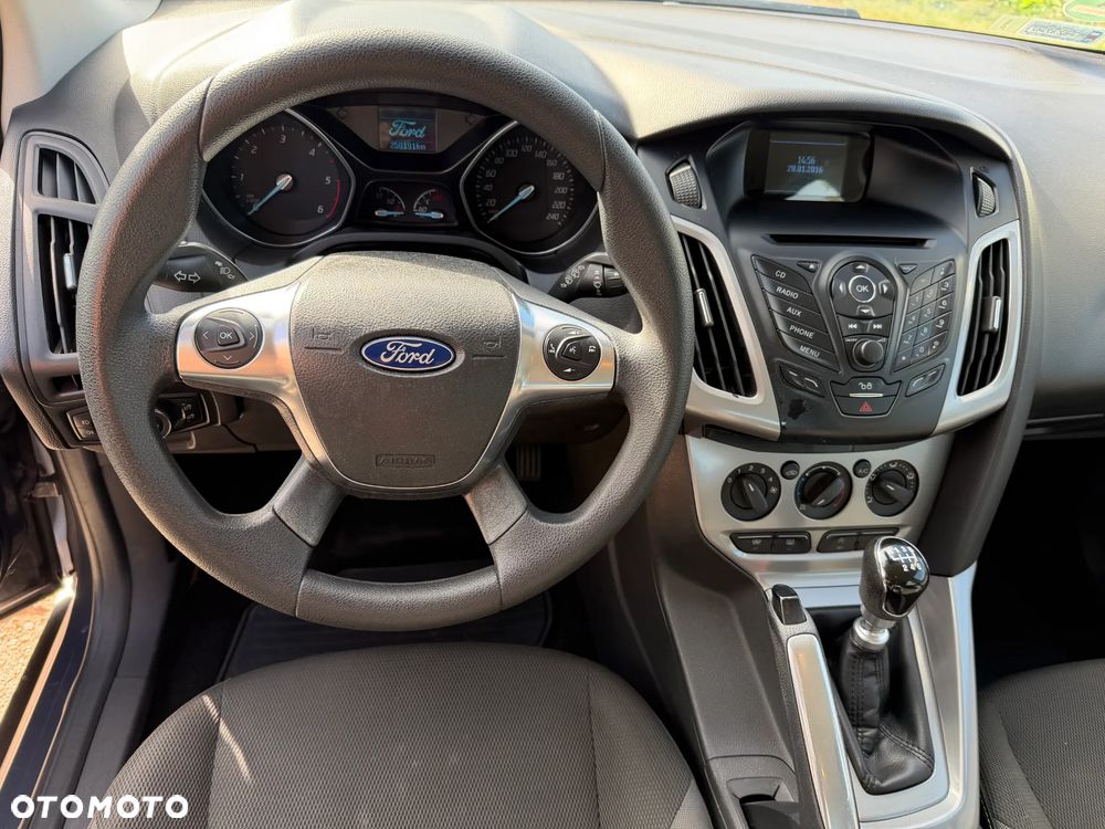 Ford Focus - 24