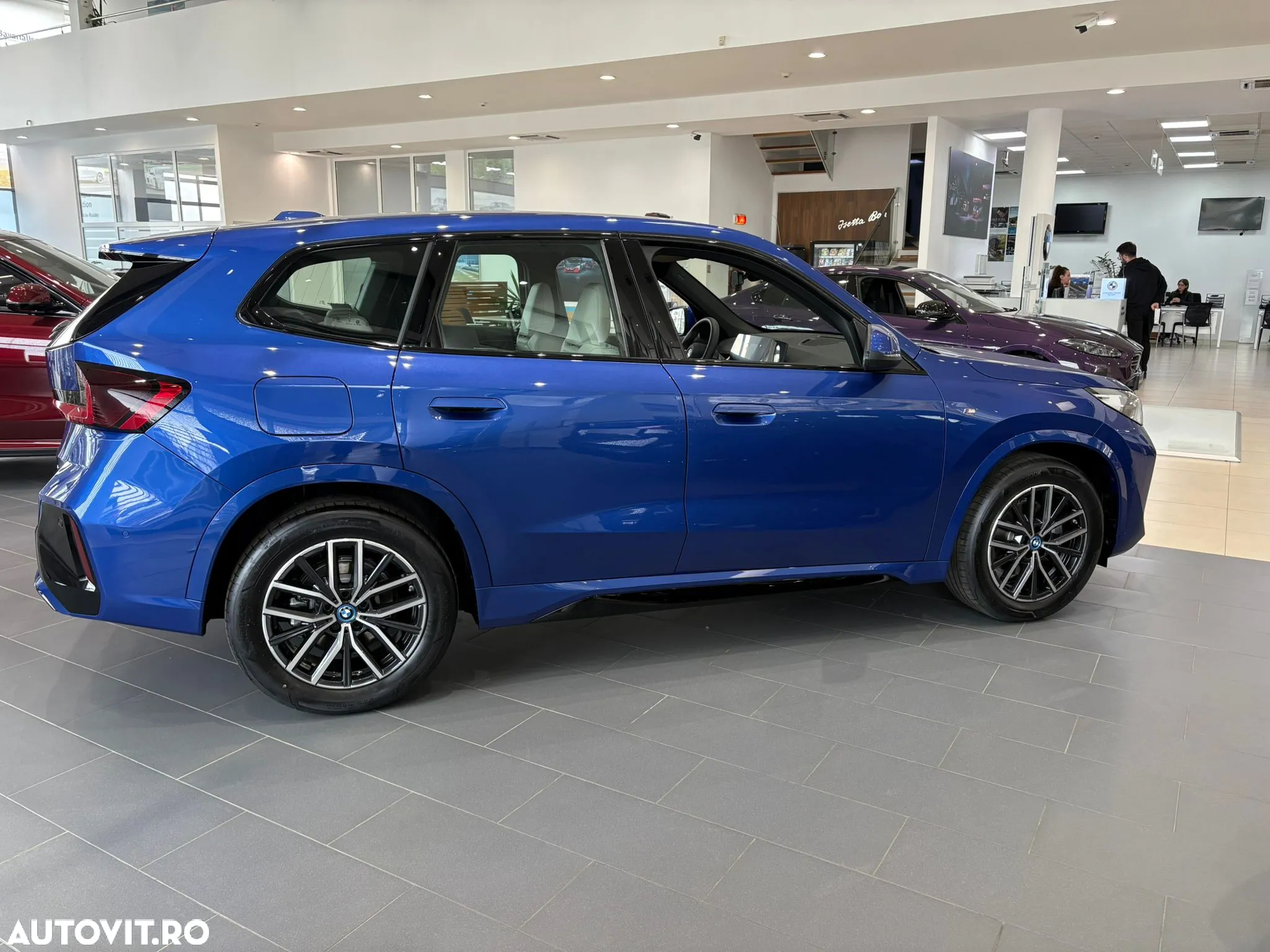 BMW iX1 eDrive20 M Sportpaket - 4