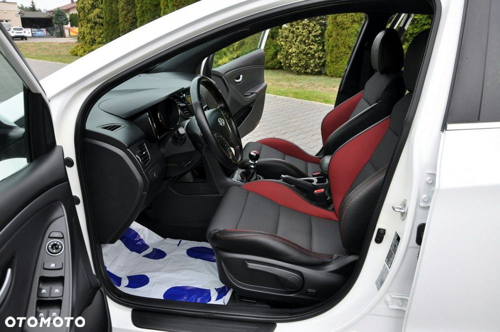 Hyundai i30 1.6 GDI Turbo Luxury - 21