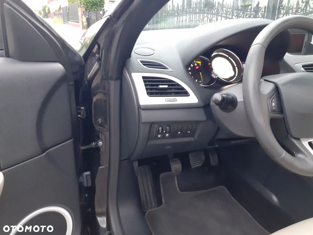 Renault Megane TCe 130 Dynamique - 25