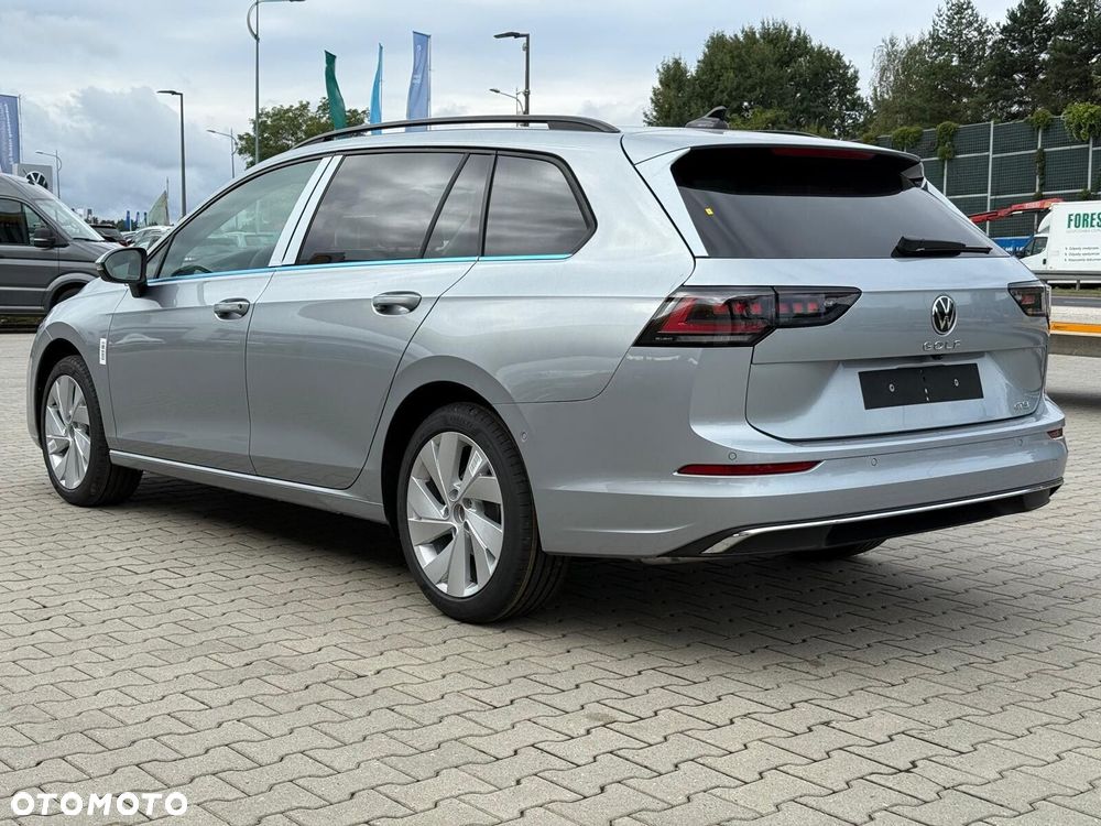 Volkswagen Golf - 6
