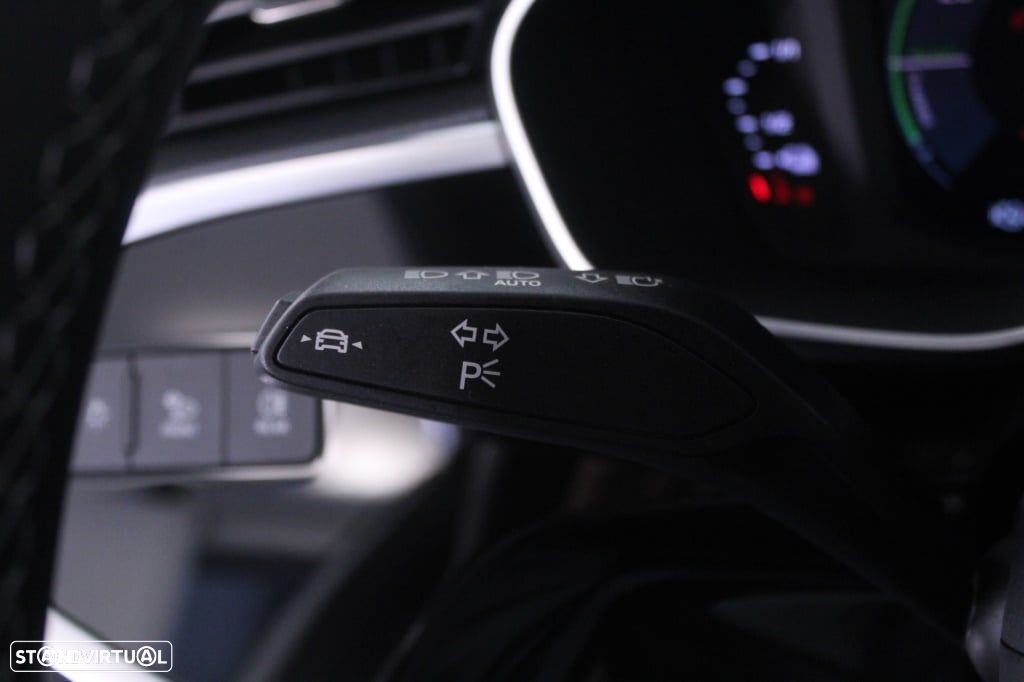 Audi Q3 Sportback 45 TFSIe S line S tronic - 23