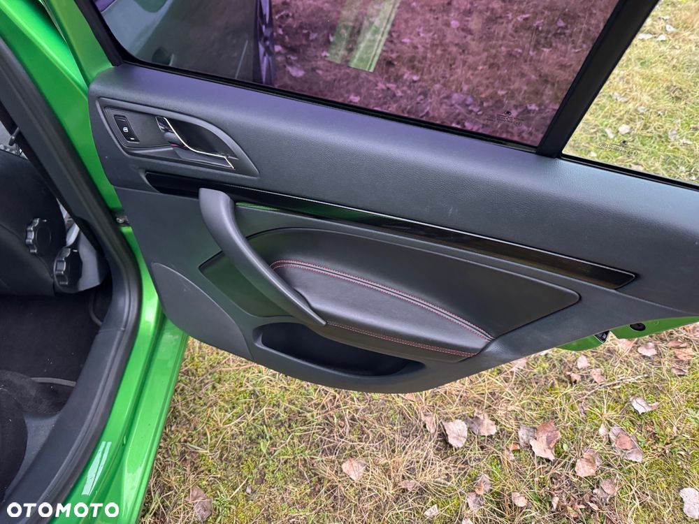 Skoda Octavia Combi 2.0 TDI DPF RS - 24