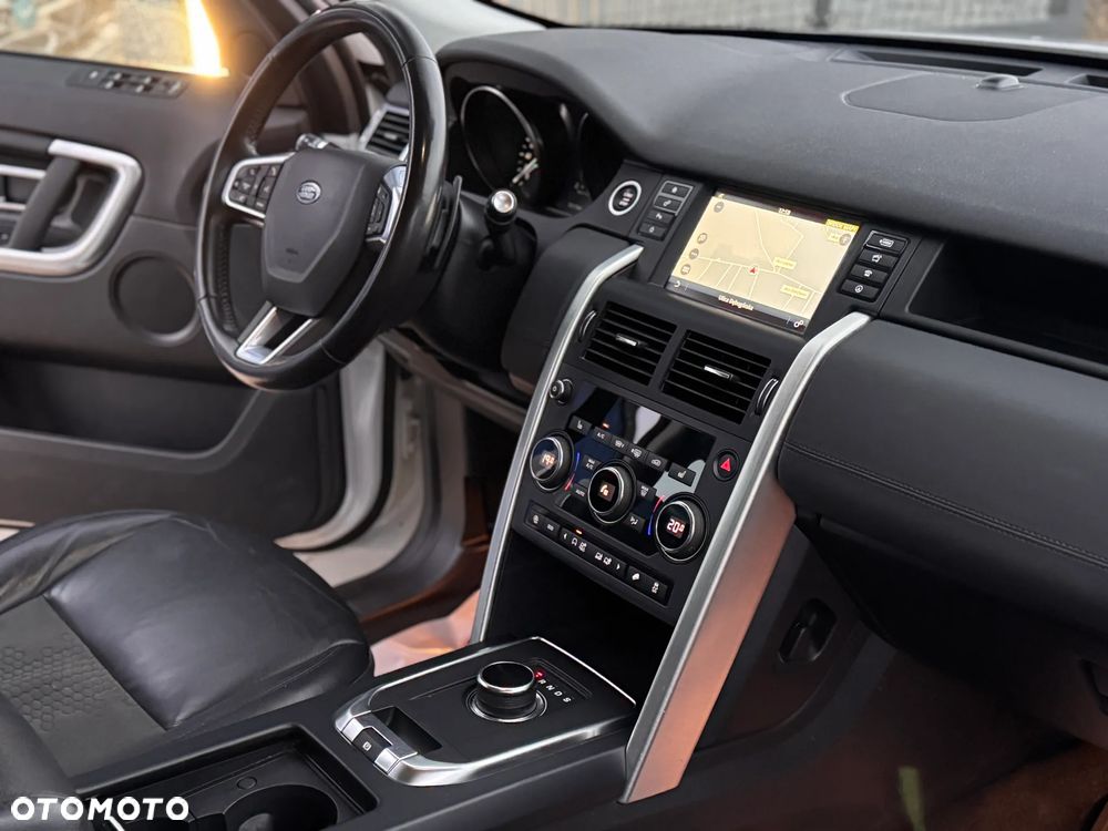 Land Rover Discovery Sport TD4 HSE Luxury - 33