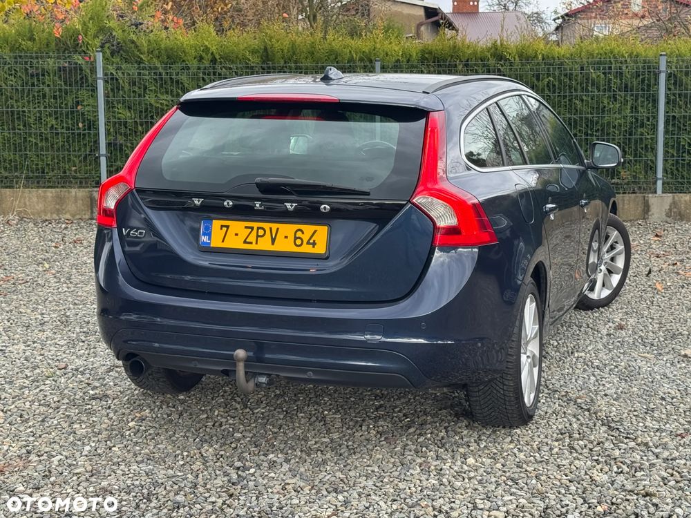 Volvo V60 D2 Summum - 4