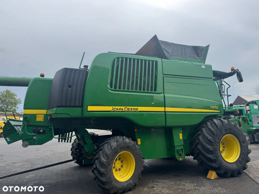 John Deere T670 - 2