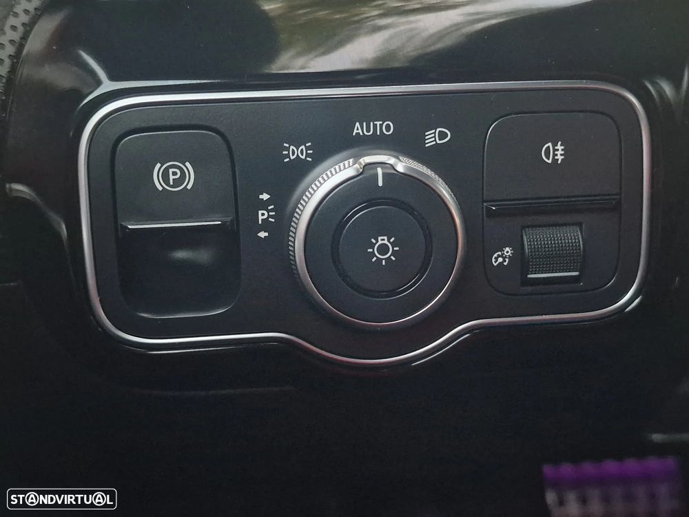 Mercedes-Benz A 180 7G-DCT AMG Line - 25