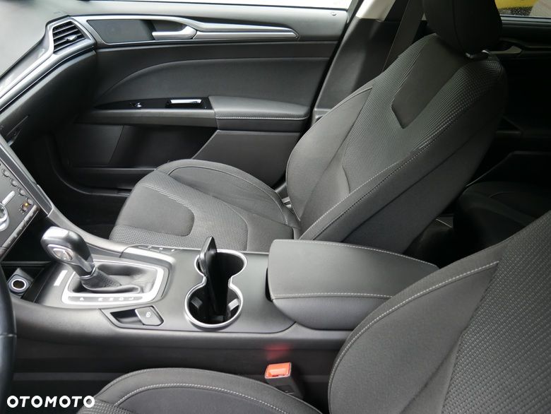 Ford Mondeo 2.0 Hybrid Titanium - 34
