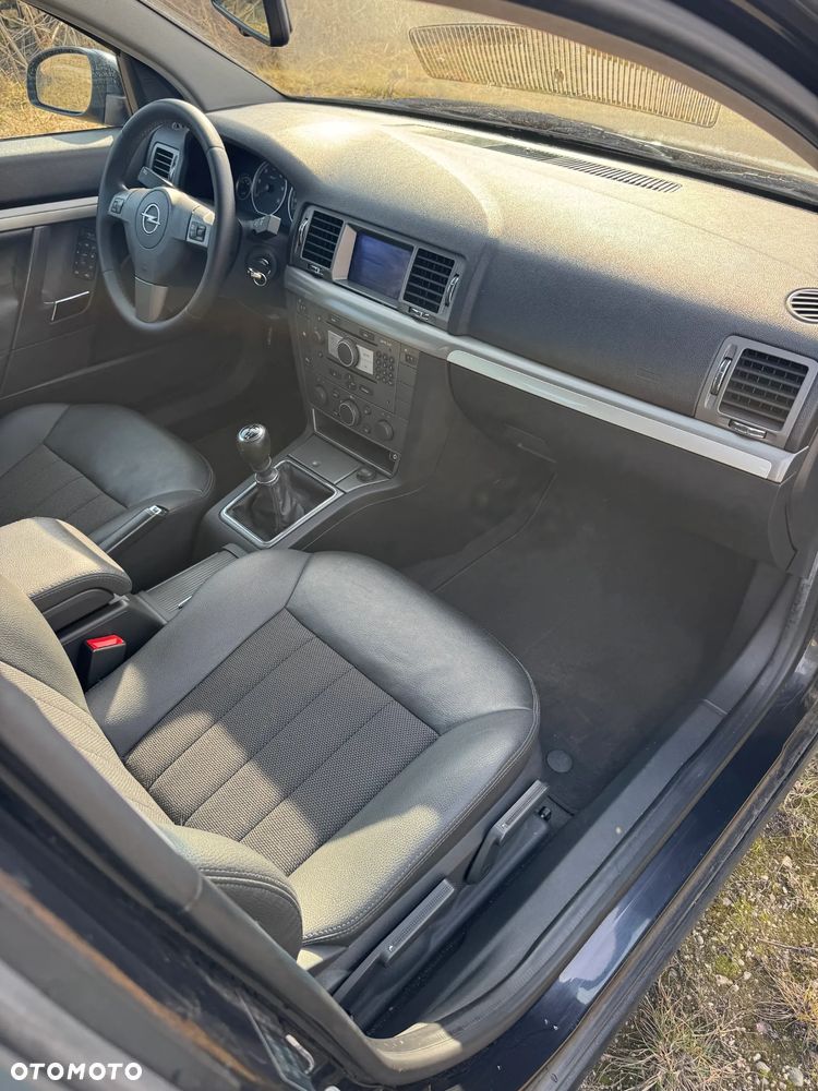 Opel Vectra 1.9 CDTI DPF Cosmo - 11